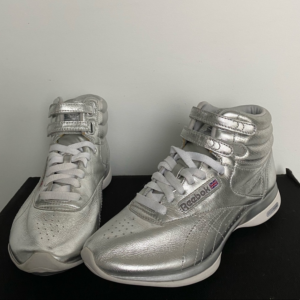 High top Reebok Sneakers!